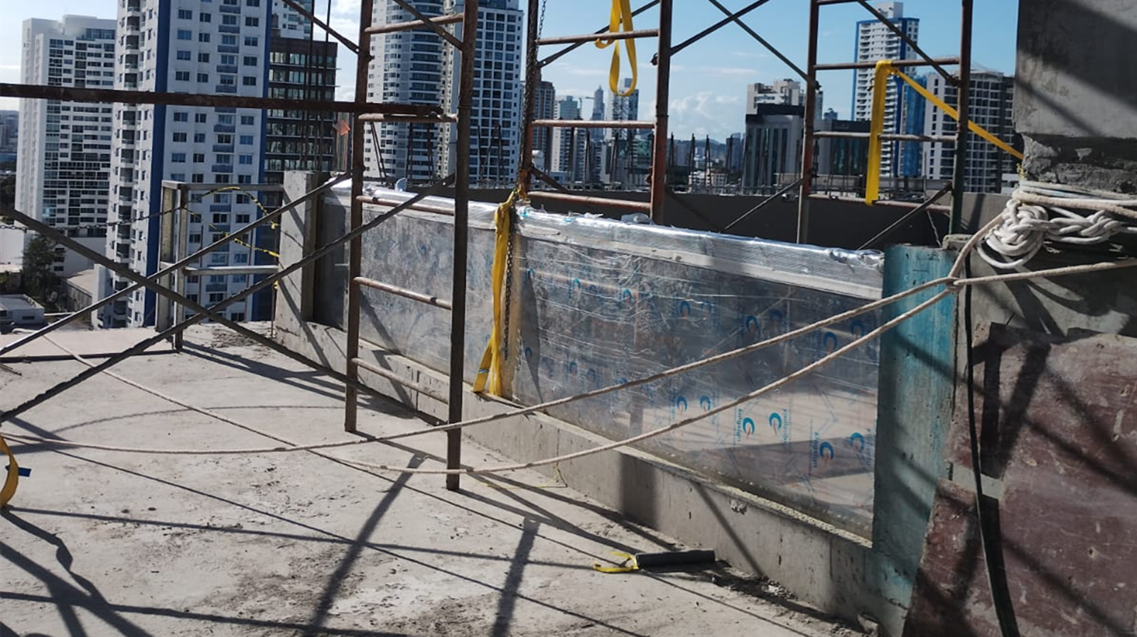 आउटडोअर स्विमिंग पूल विंडोसाठी 100 मिमी जाडीचे ऍक्रेलिक पॅनेल